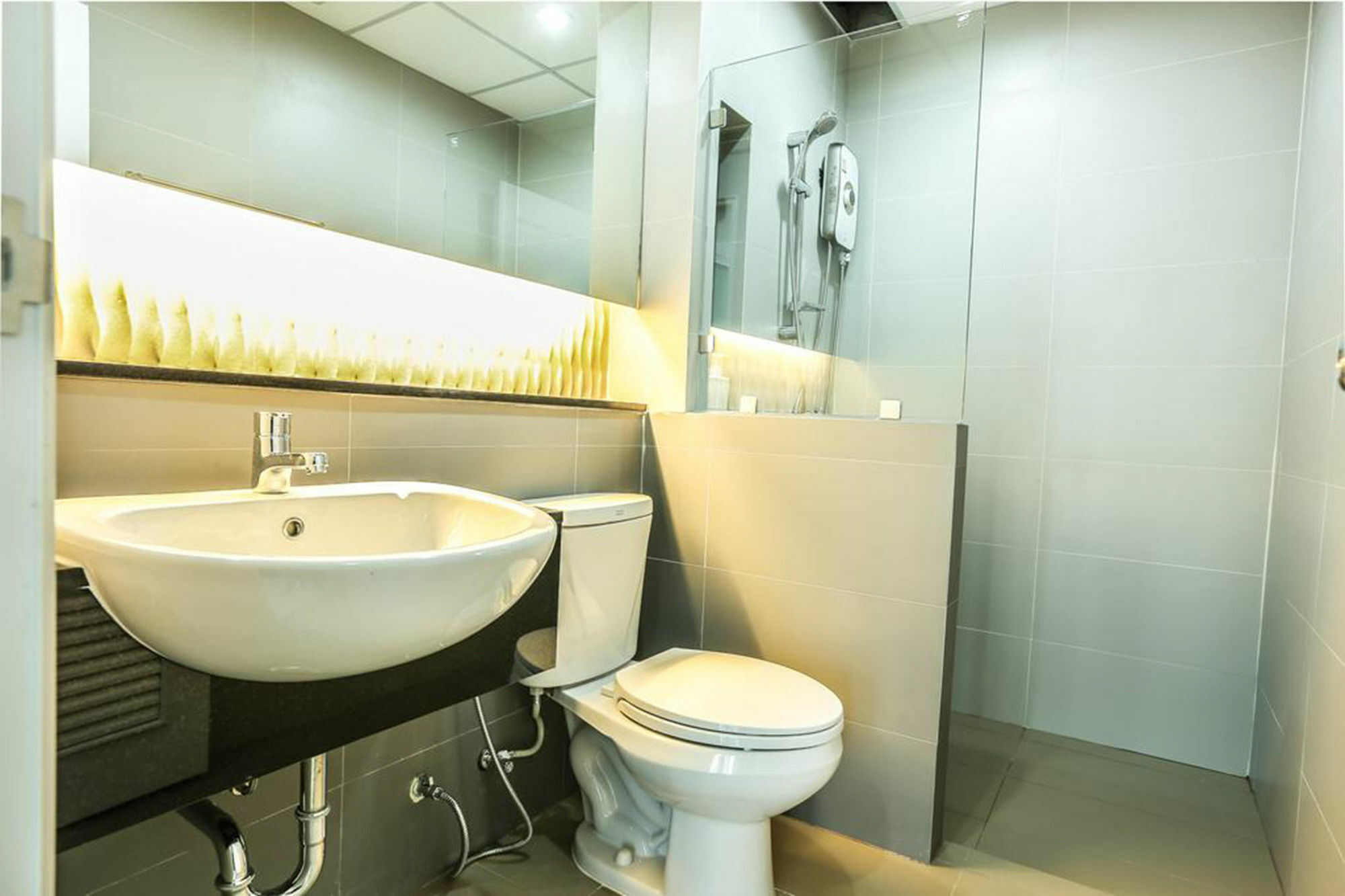 Central Place Serviced Apartment Angsila Chonburi Eksteriør billede