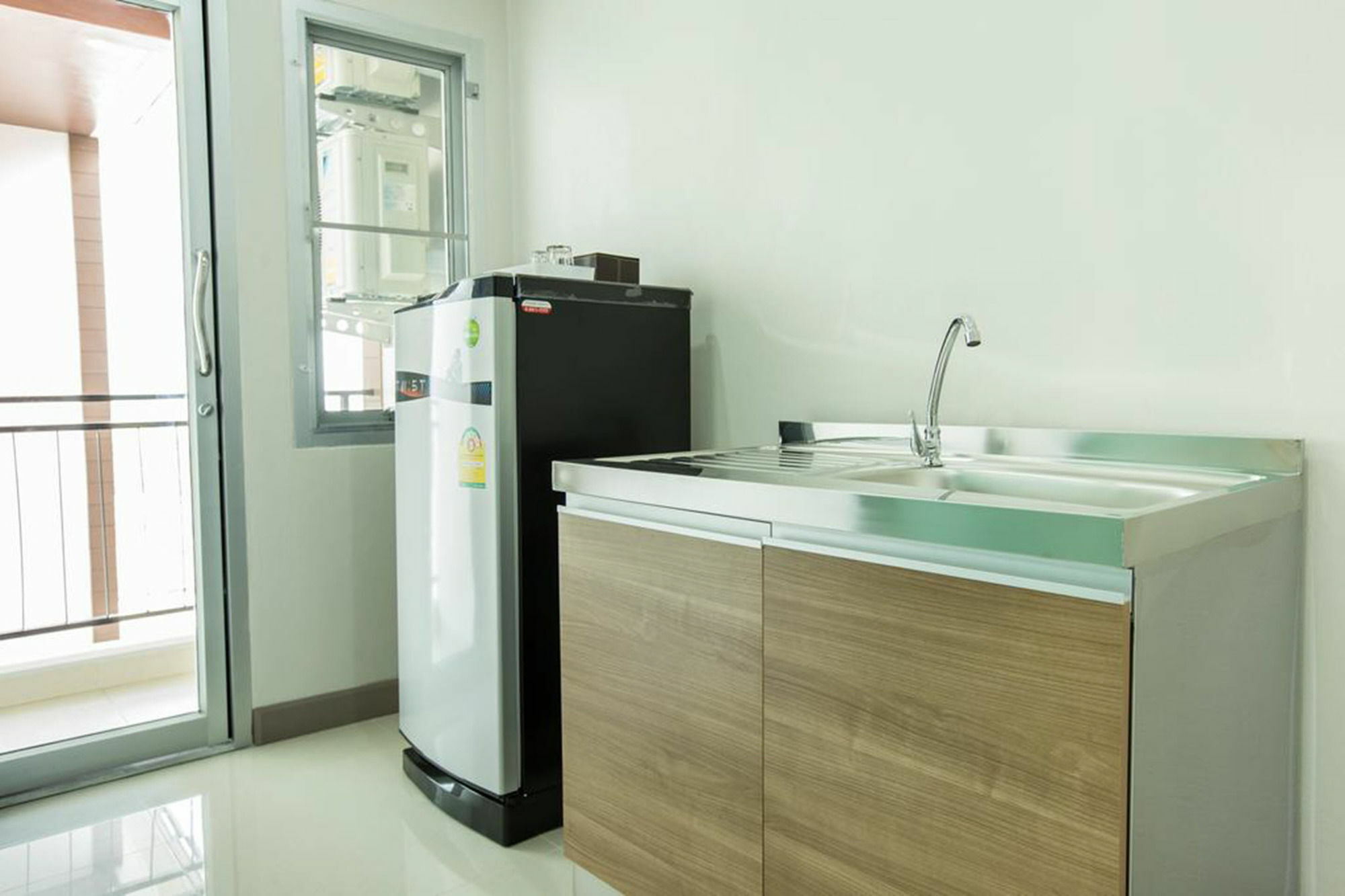 Central Place Serviced Apartment Angsila Chonburi Eksteriør billede