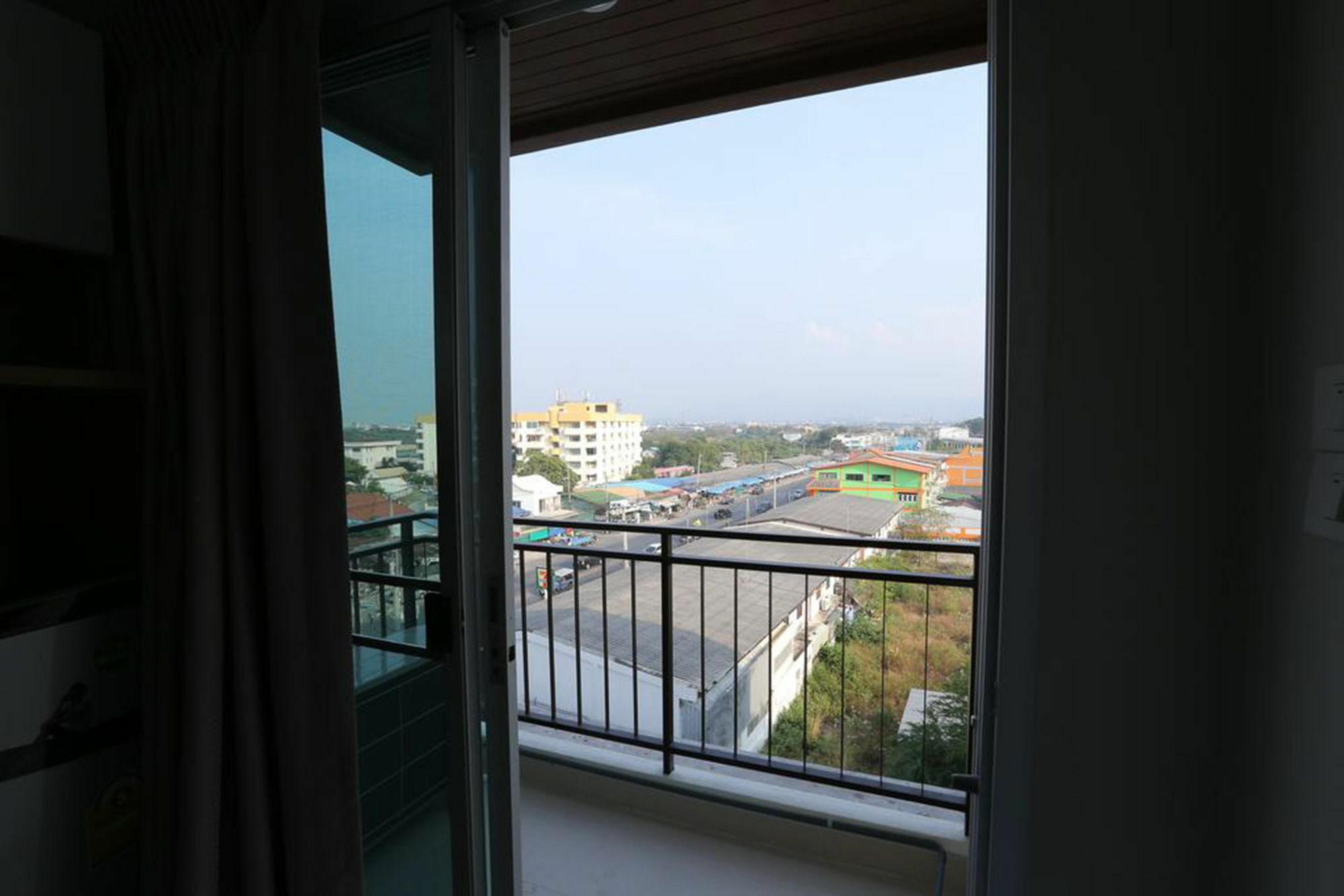 Central Place Serviced Apartment Angsila Chonburi Eksteriør billede