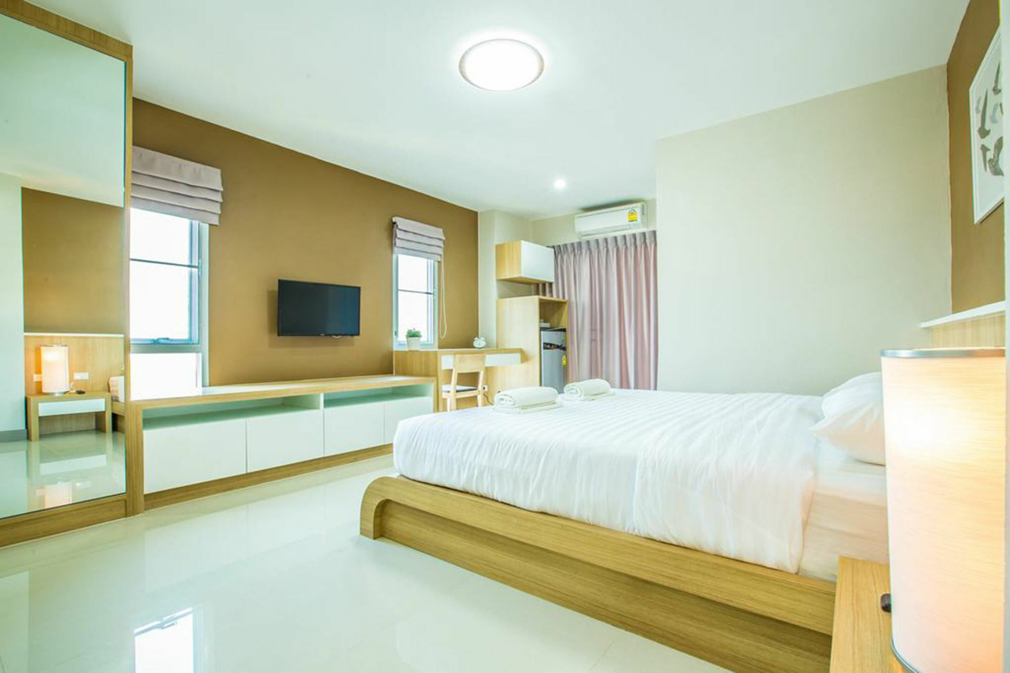 Central Place Serviced Apartment Angsila Chonburi Eksteriør billede
