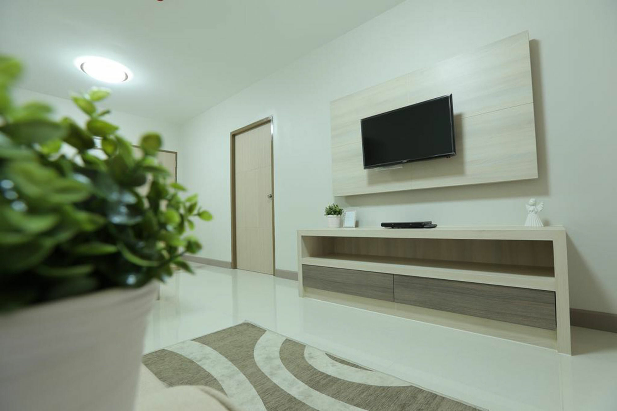 Central Place Serviced Apartment Angsila Chonburi Eksteriør billede