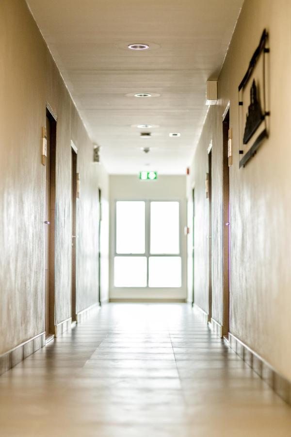 Central Place Serviced Apartment Angsila Chonburi Eksteriør billede